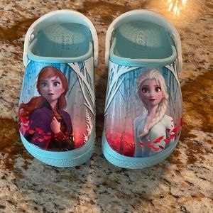 Like new frozen crocs